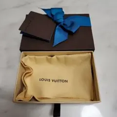 美品LOUIS VUITTON ルイヴィトン　ギフトボックス 青リボン 空箱のみ