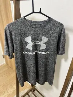 Under Armour シャツ　M ブラックのサムネイル