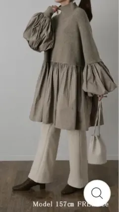 再値下げ！HUG.U ハグユー　ニットプリーツドッキングプルオーバー　ハイネックのサムネイル