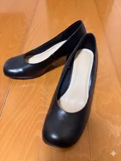 GU ブラックパンプス 太ヒール Lのサムネイル