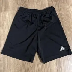 adidas ブラック ハーフパンツ　160センチ