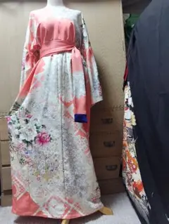 振り袖絹ストール付きリメイクワンピースです。 - メルカリ
