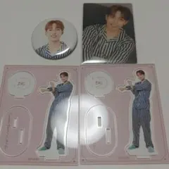 SEVENTEEN CAFE アクスタ　トレカ　缶バッジ　 DK　ドギョム