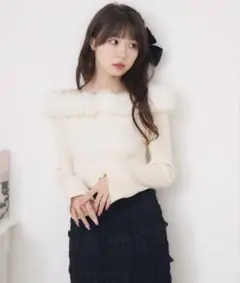 【新品・未使用】ems excite オフショルファー付きニット　オフホワイト