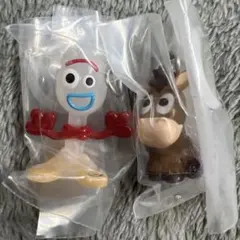 ディズニー トイストーリー5 めじるしアクセサリー ブルズアイ フォーキー ②