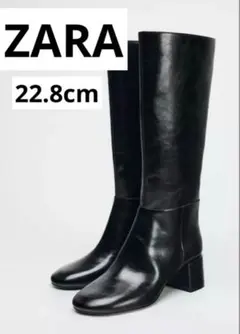 ZARA ステッチ入りブロックヒールブーツ