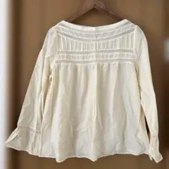 UNIQLO XL アイボリー フリル袖 トップス