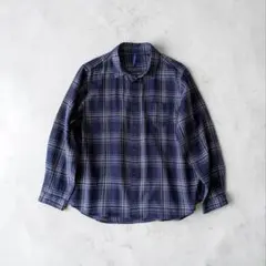 美品　ナチュラルランドリー　薄手　長袖シャツ　ネイビー系のサムネイル