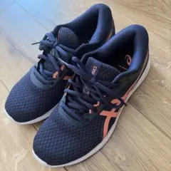 アシックス　スニーカー