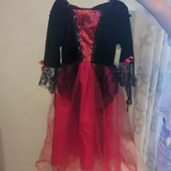 赤と黒のハロウィンコスプレ衣装