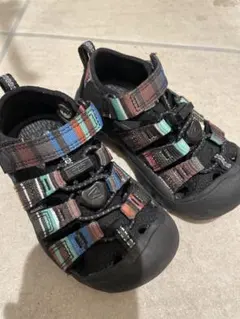 値下げ中【KEEN】キッズサンダル ブラック/マルチカラー