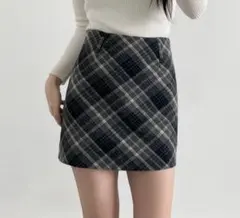 チェックミニスカート