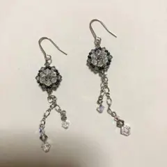 ハンドメイド　ビーズのロングピアス