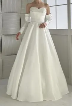 前撮りに◎ホワイトオフショルダーウェディングドレス