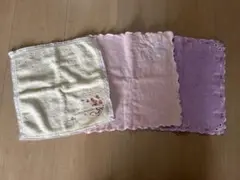 未使用⭐︎タオルハンカチ　３枚セット　ローラアシュレイ&ANNA SUIのサムネイル