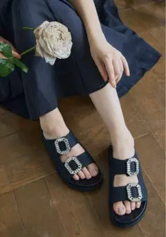Herlipto Double Strap Crystal Sandalsのサムネイル