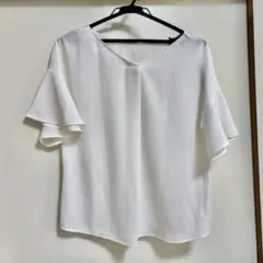 ホワイトフレア袖シャツ