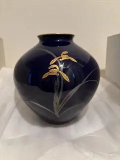 有田焼の老舗【香蘭社】花器 瑠璃色 菖蒲文様のサムネイル