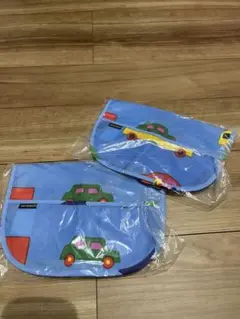 新品marimekkoマリメッコ お食事用キッズエプロン　スタイ2点セット双子