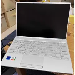 新品同様　富士通 LIFEBOOK WU2/H1 32GB 2TB