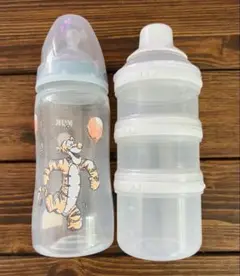 NUK哺乳瓶１本と粉ミルクケース