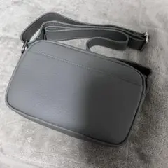 ほぼ新品　NEESE 本革レザー ショルダーバッグ　カバン　レザー　ミニ　バックのサムネイル