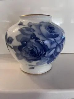 皇室御用達 大倉陶園 OKURA 金彩 すみれ 花瓶 高さ26cm レリーフ