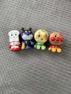 アンパンマン　しょくぱんまん　バイキンマン4体セット