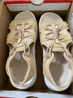 NIKE AIR MAX KOKO サンダル 7 ベージュ　ココサンダル