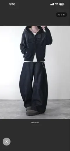 ジップアップパーカー
