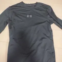 Under Armour 黒　 長袖シャツ