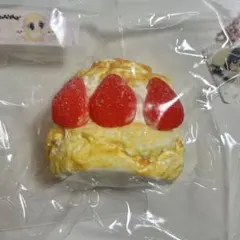 dadastudio スクイーズ いちご シュークリーム