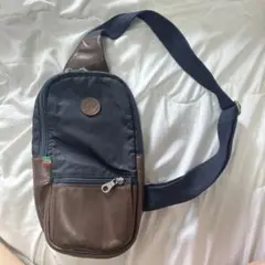 タ*チ様 【さらにお値下げ】オロビアンコ ネイビー ナイロン レザーボディバッグ