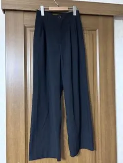 ブラック ワイドパンツ ボタン付き