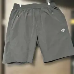 DESCENTE デサント メンズ ハーフパンツ ブラック XLサイズのサムネイル