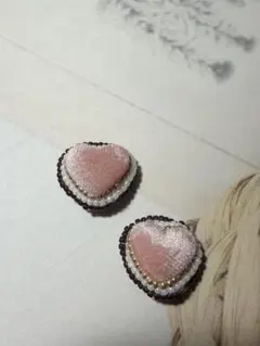 ハート型ベルベットビーズイヤリング