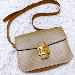 Item thumbnail for item e322f4af-63ff-41c7-aad2-a42e3ad7145e