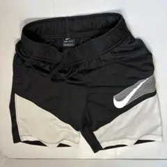 NIKE Dri-FIT ショートパンツ ブラック ホワイトのサムネイル