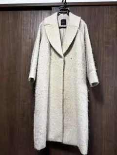 クリーム色 ロングコートのサムネイル