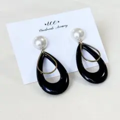 995◆パール×ブラック　ゴールド雫　大ぶり　ハンドメイド　ピアス　イヤリング