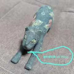 木彫りの猫の置物、バリ島みやげ