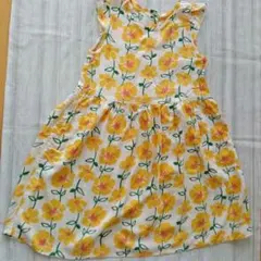 花柄黄色　かわいいノースリーブワンピース 120cm　子供　女の子