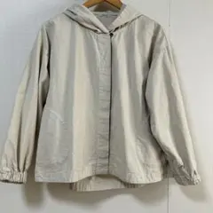 フード付きベージュマウンテンパーカー　春物コート