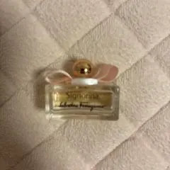 フェラガモ シニョリーナ　オーデパルファム 5ml