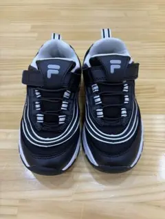 FILA ブラック スニーカー［20cm］