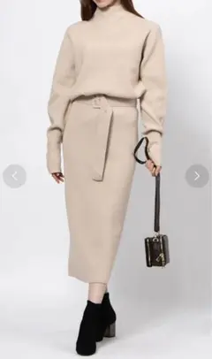 ベージュ タートルネック リブ編み ワンピース