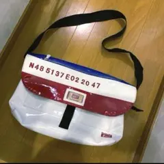 Onitsuka Tiger エナメル　メッセンジャーバッグ