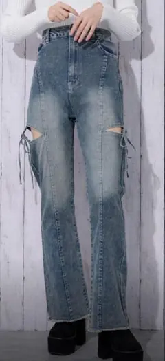 カットアウトリボンデニムパンツ レディース デニムパンツ／トレンドカジュアル