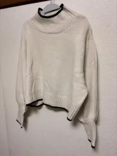 アイボリー ハイネック クロップドセーター GRL