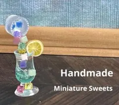 にゃおん様専用　ハンドメイド　こぼれ落ちるキューブ　ミニチュアスイーツ　ドリンク